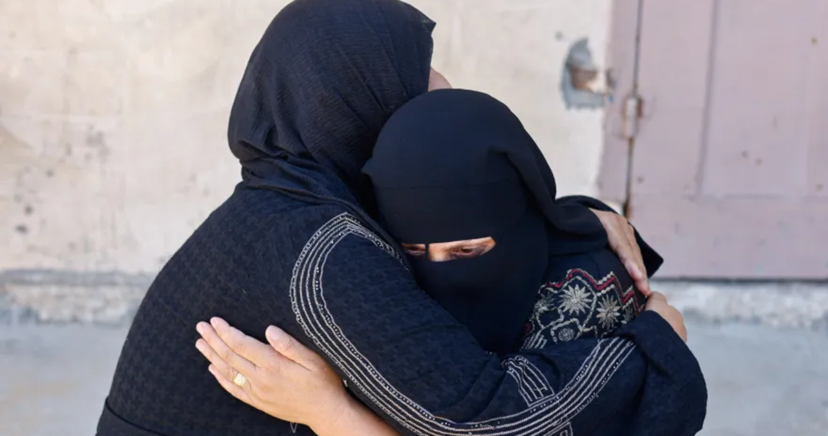غارتان إسرائيليتان تقتلان مواطنين اثنين وتدمران مستودعي أدوية بغزة بزعم استخدمهما من قبل حماس